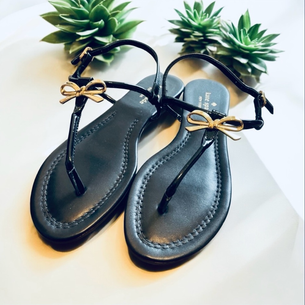 Kate Spade Preppy Black Patent leather Sandals with Gold Metal Bows Size 8